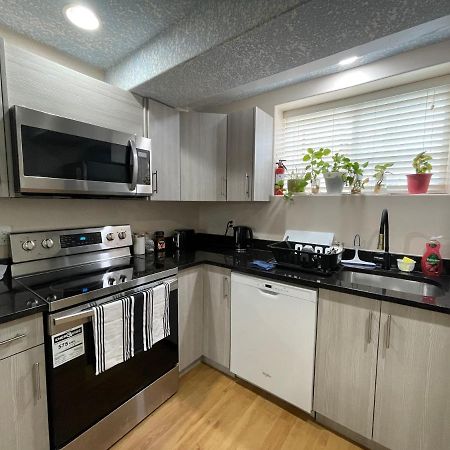Super Luxury & Cozy Lower Level Apartment In Nw Calgary, Ab Close To Banff Eksteriør bilde