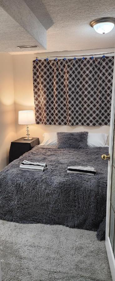 Super Luxury & Cozy Lower Level Apartment In Nw Calgary, Ab Close To Banff Eksteriør bilde