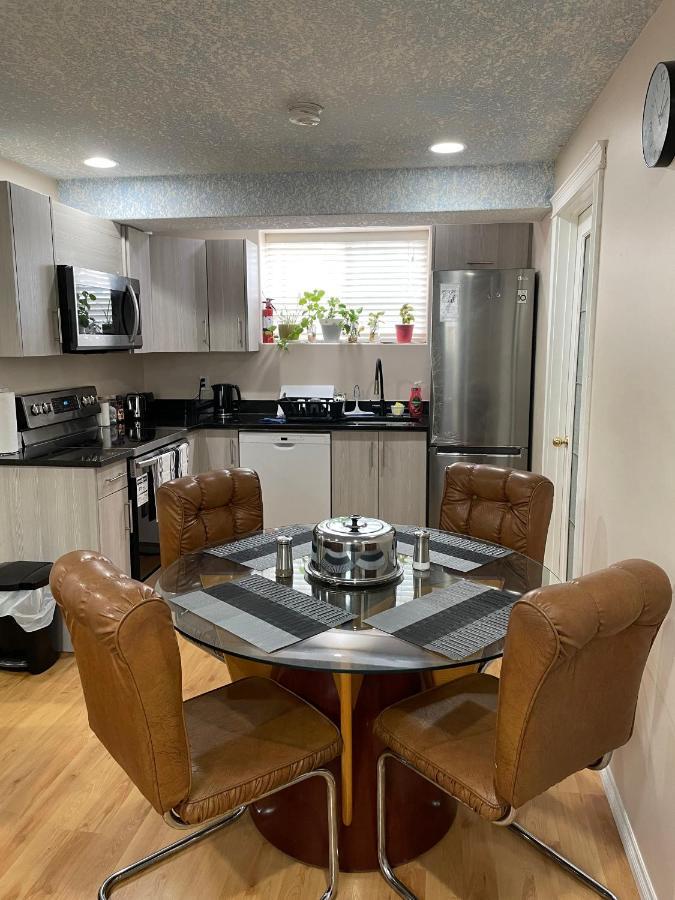 Super Luxury & Cozy Lower Level Apartment In Nw Calgary, Ab Close To Banff Eksteriør bilde