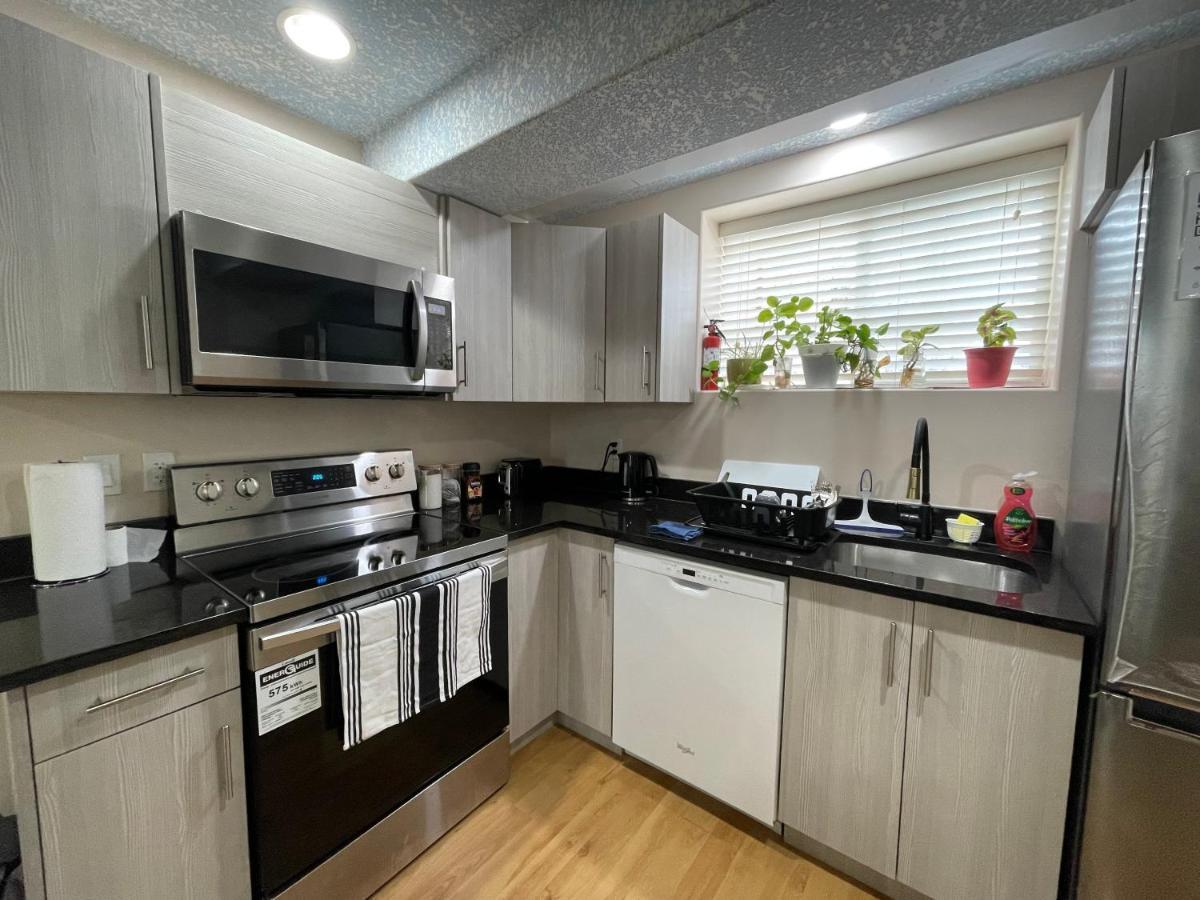 Super Luxury & Cozy Lower Level Apartment In Nw Calgary, Ab Close To Banff Eksteriør bilde