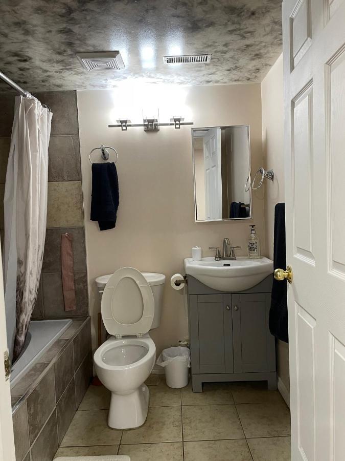 Super Luxury & Cozy Lower Level Apartment In Nw Calgary, Ab Close To Banff Eksteriør bilde